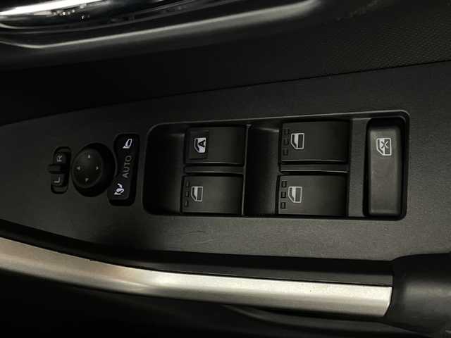 ダイハツ ロッキー プレミアム 新潟県 2019(令1)年 2.9万km ブラックマイカメタリック/シャイニングホワイトパール 純正ディスプレイオーディオ/　　フルセグ/BT/AppleCarPlay/バックカメラ/レーダークルーズコントロール/HIDオートライト/ハーフレザーシート/シートヒーター/純正アルミホイール/アイドリングストップ/スマートキー/ETC