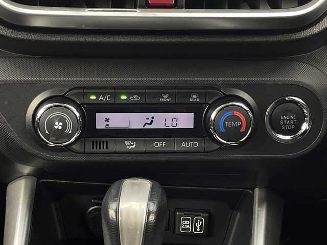 ダイハツ ロッキー プレミアム 新潟県 2019(令1)年 2.9万km ブラックマイカメタリック/シャイニングホワイトパール 純正ディスプレイオーディオ/　　フルセグ/BT/AppleCarPlay/バックカメラ/レーダークルーズコントロール/HIDオートライト/ハーフレザーシート/シートヒーター/純正アルミホイール/アイドリングストップ/スマートキー/ETC