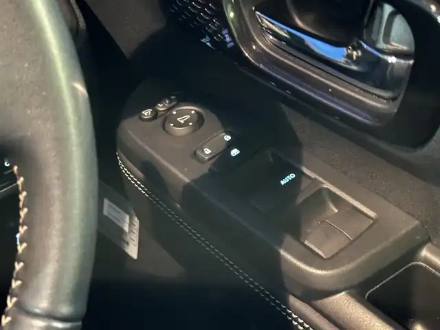 ホンダ Ｎ ＢＯＸ カスタム ターボ コーディネートS 島根県 2023(令5)年 2.3万km パールⅡ 登録時走行距離22970km/N-BOX専用9インチHondaCONNECTナビ/・フルセグTV/・Bluetooth接続/・CD/DVD再生/・ミュージックサーバー/・AppleCarPlay/・AndroidAuto/HondaSENSING/・急アクセル抑制機能/・近距離衝突軽減ブレーキ/・誤発進抑制機能/後方誤発進抑制機能/・衝突軽減ブレーキ/・歩行者事故低減ステアリング/・路外逸脱抑制機能/・渋滞追従機能付きアダプティブクルーズコントロール/・車線維持支援システム/・標識認識機能/・先行車発進お知らせ機能/・オートハイビーム/・パーキングセンサーシステム/バックカメラ/両側パワースライドドア/ビルトインETC/前後ドライブレコーダー/レザーシート/前席シートヒーター/パドルシフト/LEDヘッドライト/ベンチシート/スマートキー/プッシュスタート