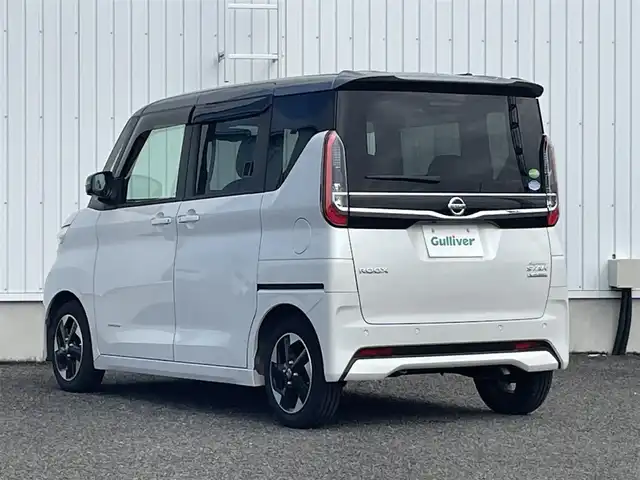 日産 ルークス ハイウェイスター X 熊本県 2021(令3)年 2.7万km パール 社外ナビ/TV/BT/CD/SD/USB/AM/FM/AUX/全方位カメラ/・バックカメラ/前後ドラレコ/エマージェンシーブレーキ/前後コーナーセンサー/車線逸脱警報/標識検知/ふらつき警報/先行車発進お知らせ/アイドリングストップ/ステアリングリモコン/オートライト/・LEDヘッドライト/・LEDフォグライト/・オートハイビーム/・ヘッドライトレベライザー/純正AW/純正ドアバイザー/純正フロアマット/プッシュスタート/・スマートキー/・スペアキー×１/電動格納ミラー/・ミラーウィンカー