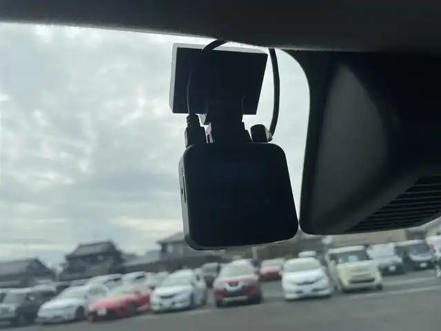 日産 ルークス ハイウェイスター X 熊本県 2021(令3)年 2.7万km パール 社外ナビ/TV/BT/CD/SD/USB/AM/FM/AUX/全方位カメラ/・バックカメラ/前後ドラレコ/エマージェンシーブレーキ/前後コーナーセンサー/車線逸脱警報/標識検知/ふらつき警報/先行車発進お知らせ/アイドリングストップ/ステアリングリモコン/オートライト/・LEDヘッドライト/・LEDフォグライト/・オートハイビーム/・ヘッドライトレベライザー/純正AW/純正ドアバイザー/純正フロアマット/プッシュスタート/・スマートキー/・スペアキー×１/電動格納ミラー/・ミラーウィンカー