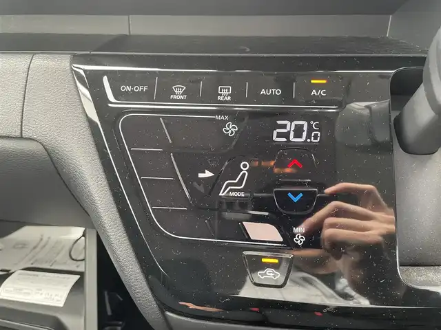 日産 ルークス ハイウェイスター X 熊本県 2021(令3)年 2.7万km パール 社外ナビ/TV/BT/CD/SD/USB/AM/FM/AUX/全方位カメラ/・バックカメラ/前後ドラレコ/エマージェンシーブレーキ/前後コーナーセンサー/車線逸脱警報/標識検知/ふらつき警報/先行車発進お知らせ/アイドリングストップ/ステアリングリモコン/オートライト/・LEDヘッドライト/・LEDフォグライト/・オートハイビーム/・ヘッドライトレベライザー/純正AW/純正ドアバイザー/純正フロアマット/プッシュスタート/・スマートキー/・スペアキー×１/電動格納ミラー/・ミラーウィンカー