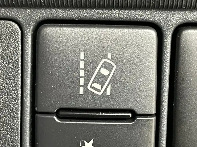 トヨタ アクア S スタイルブラック 岡山県 2018(平30)年 2.8万km ジュエリーパープルマイカM 純正SDナビ【NSZT-W68T】/(CD/DVD/BT/フルセグ)/バックカメラ/プッシュスタート/スマートキー/ビルトインETC/アイドリングストップ/LEDヘッドライト/トヨタセーフティセンス/・衝突軽減ブレーキ/・レーンキープアシスト/・横滑り防止装置/・オートハイビーム/純正フロアマット/ドアバイザー