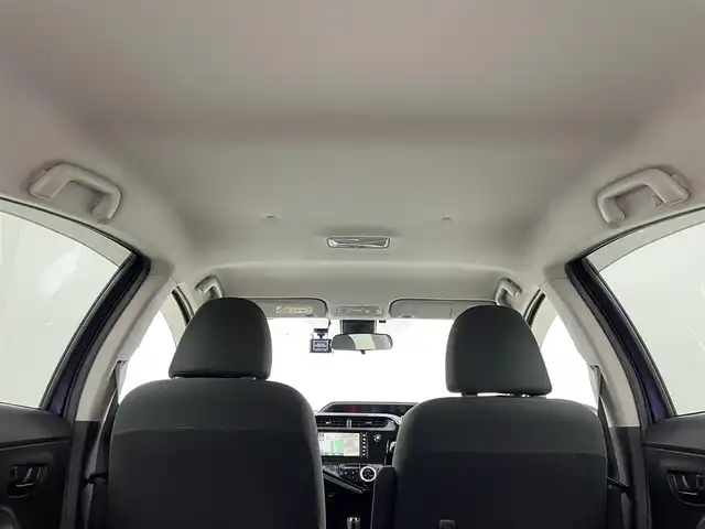 トヨタ アクア S スタイルブラック 岡山県 2018(平30)年 2.8万km ジュエリーパープルマイカM 純正SDナビ【NSZT-W68T】/(CD/DVD/BT/フルセグ)/バックカメラ/プッシュスタート/スマートキー/ビルトインETC/アイドリングストップ/LEDヘッドライト/トヨタセーフティセンス/・衝突軽減ブレーキ/・レーンキープアシスト/・横滑り防止装置/・オートハイビーム/純正フロアマット/ドアバイザー