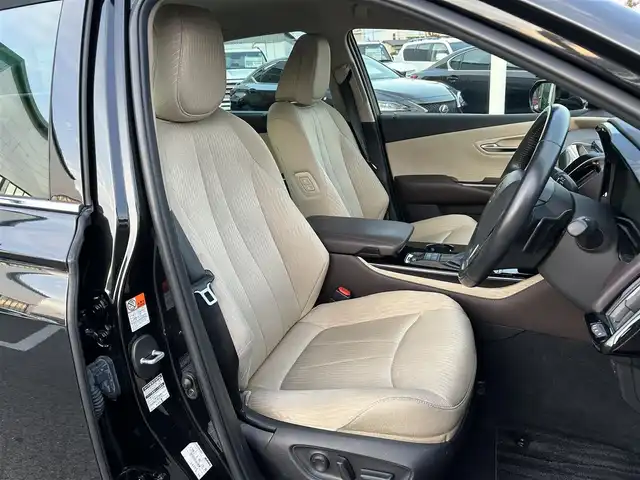 トヨタ クラウン ハイブリッド G 愛媛県 2019(令1)年 4.9万km プレシャスブラックパール 登録時走行距離：48169Km/純正メーカーOPメモリナビ/AM/FM/CD/DVD/TV/BT/SD/ETC2.0/Bカメラ/前後ドラレコ/パワーシート/追従クルコン/横滑り防止装置/盗難防止装置/衝突軽減システム/前後コーナーセンサー/LEDヘッドライト/オートライト/オートハイビーム/エンジンスタートボタン/スマートキー/純正アルミホイール/純正フロアマット