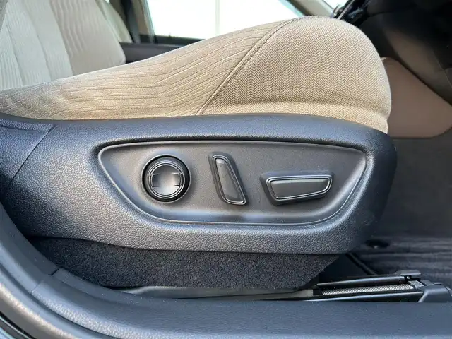 トヨタ クラウン ハイブリッド G 愛媛県 2019(令1)年 4.9万km プレシャスブラックパール 登録時走行距離：48169Km/純正メーカーOPメモリナビ/AM/FM/CD/DVD/TV/BT/SD/ETC2.0/Bカメラ/前後ドラレコ/パワーシート/追従クルコン/横滑り防止装置/盗難防止装置/衝突軽減システム/前後コーナーセンサー/LEDヘッドライト/オートライト/オートハイビーム/エンジンスタートボタン/スマートキー/純正アルミホイール/純正フロアマット