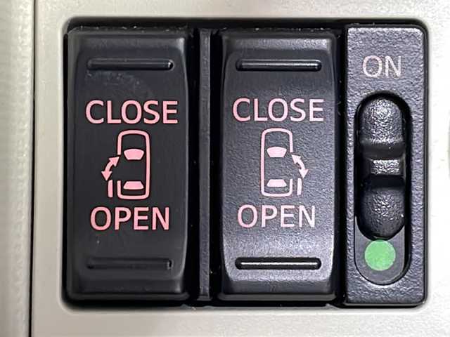 ダイハツ ムーヴ キャンバス G メイクアップ リミテッド　SAⅢ 広島県 2022(令4)年 2.2万km パールホワイトⅢ/ナチュラルベージュマイカメタリック 2トーン パノラマモニター/両側パワースライドドア/社外ナビ/シートヒーター/スマートアシスト/・衝突回避支援ブレーキ/・車線逸脱警報/・車線逸脱抑制/・オートハイビーム/・誤発進抑制機能/LEDヘッドランプ/ETC/ドライブレコーダー