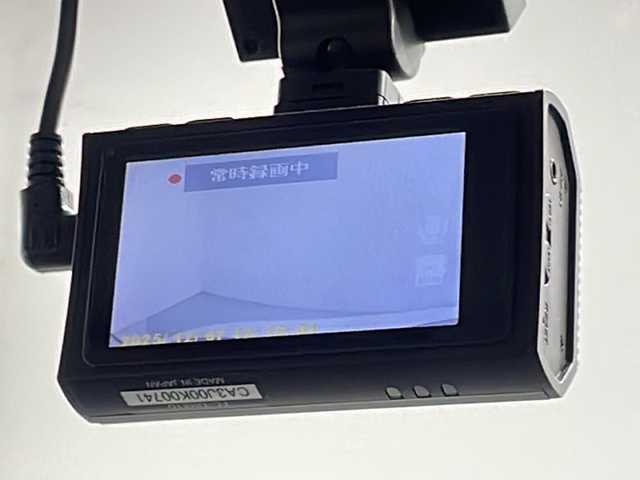 ダイハツ ムーヴ キャンバス G メイクアップ リミテッド　SAⅢ 広島県 2022(令4)年 2.2万km パールホワイトⅢ/ナチュラルベージュマイカメタリック 2トーン パノラマモニター/両側パワースライドドア/社外ナビ/シートヒーター/スマートアシスト/・衝突回避支援ブレーキ/・車線逸脱警報/・車線逸脱抑制/・オートハイビーム/・誤発進抑制機能/LEDヘッドランプ/ETC/ドライブレコーダー