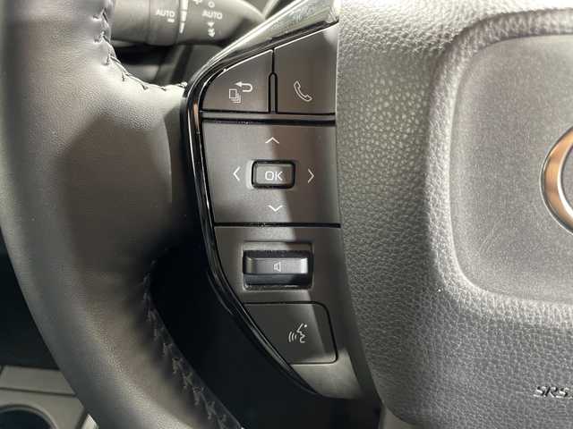 トヨタ プリウス Z 神奈川県 2024(令6)年 4.5万km アティチュードブラックマイカ トヨタセーフティセンス/純正12.3型ディスプレイオーディオ/・BT/フルセグTV/USB/MiraCast/パノラミックビューモニター/デジタルインナーミラー/AC100V/置くだけ充電/モデリスタエアロキット/ビルトインETC2.0/BSM/パーキングアシスト/パワーバックドア/電動サイドブレーキ/オートブレーキホールド/レザー調シート/パワーシート(D)/メモリシート(D)/シートヒーター(D/N)/ベンチレーション(D/N)/EVモード/ECO/SPORTモード/革巻きステアリング/ステアリングスイッチ/Autoライト/ステアリングヒーター/ヘッドライトレベライザー/LEDヘッドライト/電動格納ミラー/ウィンカーミラー/フロアマット/純正ドアバイザー/純正19インチアルミホイール