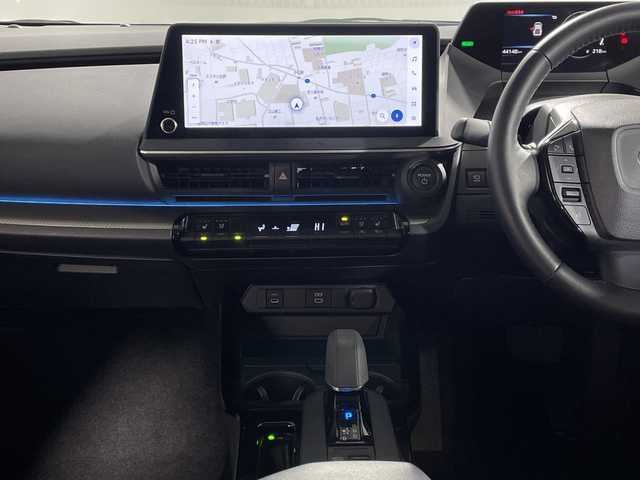 トヨタ プリウス Z 神奈川県 2024(令6)年 4.5万km アティチュードブラックマイカ トヨタセーフティセンス/純正12.3型ディスプレイオーディオ/・BT/フルセグTV/USB/MiraCast/パノラミックビューモニター/デジタルインナーミラー/AC100V/置くだけ充電/モデリスタエアロキット/ビルトインETC2.0/BSM/パーキングアシスト/パワーバックドア/電動サイドブレーキ/オートブレーキホールド/レザー調シート/パワーシート(D)/メモリシート(D)/シートヒーター(D/N)/ベンチレーション(D/N)/EVモード/ECO/SPORTモード/革巻きステアリング/ステアリングスイッチ/Autoライト/ステアリングヒーター/ヘッドライトレベライザー/LEDヘッドライト/電動格納ミラー/ウィンカーミラー/フロアマット/純正ドアバイザー/純正19インチアルミホイール