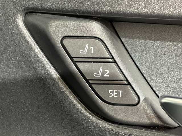 トヨタ プリウス Z 神奈川県 2024(令6)年 4.5万km アティチュードブラックマイカ トヨタセーフティセンス/純正12.3型ディスプレイオーディオ/・BT/フルセグTV/USB/MiraCast/パノラミックビューモニター/デジタルインナーミラー/AC100V/置くだけ充電/モデリスタエアロキット/ビルトインETC2.0/BSM/パーキングアシスト/パワーバックドア/電動サイドブレーキ/オートブレーキホールド/レザー調シート/パワーシート(D)/メモリシート(D)/シートヒーター(D/N)/ベンチレーション(D/N)/EVモード/ECO/SPORTモード/革巻きステアリング/ステアリングスイッチ/Autoライト/ステアリングヒーター/ヘッドライトレベライザー/LEDヘッドライト/電動格納ミラー/ウィンカーミラー/フロアマット/純正ドアバイザー/純正19インチアルミホイール