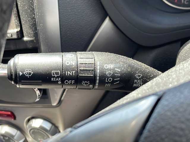スバル フォレスター 2．0XS 静岡県 2009(平21)年 12万km カメリアレッドパール 【主要装備】/パナソニックＳＤナビ　/クルーズコントロール　/前席パワーシート　/ＥＴＣ　/純正１７インチアルミホイール　/横滑り防止機能　/リモコンキー　/ＨＩＤヘッドライト