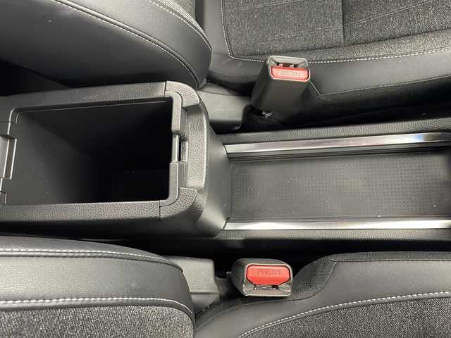 ホンダ フィット ホーム 岐阜県 2021(令3)年 1.7万km クリスタルブラックパール 純正ナビ/　(AM/FM/CD/DVD/Bluetooth/USB/iPod)/バックカメラ/ホンダセンシング/衝突軽減ブレーキ/コーナーセンサー/レーンキープアシスト/レーダークルーズコントロール/ドライブレコーダー/LEDヘッドライト/電動パーキングブレーキ/スペアキー/取説、保証書/純正フロアマット