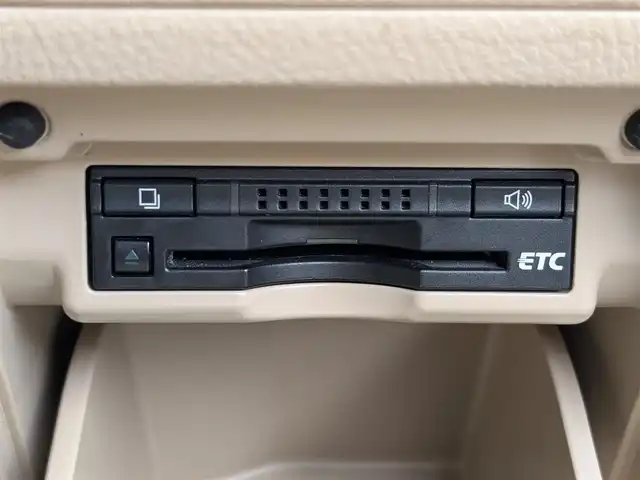 トヨタ アルファード 350G Lパッケージ 栃木県 2013(平25)年 11.1万km ホワイトパールクリスタルシャイン (株)IDOMが運営する【じしゃロン宇都宮店】の自社ローン対象車両になります。こちらは現金またはオートローンご利用時の価格です。自社ローンご希望の方は別途その旨お申付け下さい/サンルーフ/純正ナビ/フリップダウンモニター/両側パワースライドドア/パワーバックドア/シートヒーター/パワーシート/シートメモリ/ETC/バックカメラ/コーナーセンサー/スマートキー/プッシュスタート/純正17インチAW