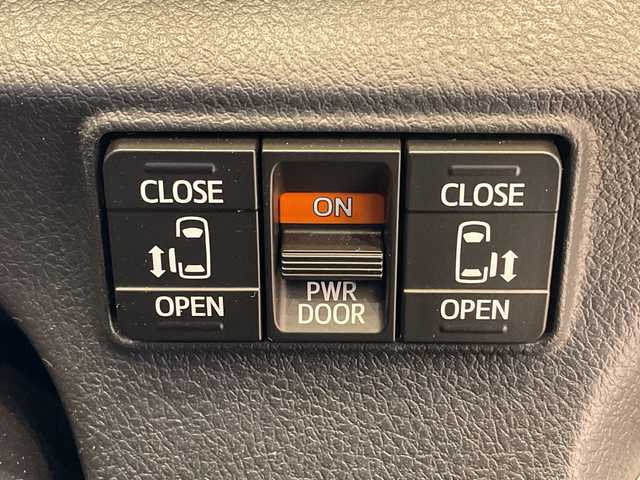 トヨタ シエンタ ハイブリッド G クエロ 埼玉県 2018(平30)年 5.2万km クールボルドーガラスフレーク トヨタセーフティセンス/社外ナビ/　　CD/DVD/BT/フルセグTV/バックカメラ/両側パワースライドドア/LEDオートライト/ハーフレザー/ステアリングスイッチ/プッシュスタート/ETC/禁煙車