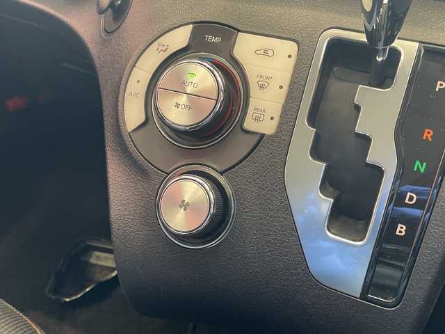 トヨタ シエンタ ハイブリッド G クエロ 埼玉県 2018(平30)年 5.2万km クールボルドーガラスフレーク トヨタセーフティセンス/社外ナビ/　　CD/DVD/BT/フルセグTV/バックカメラ/両側パワースライドドア/LEDオートライト/ハーフレザー/ステアリングスイッチ/プッシュスタート/ETC/禁煙車