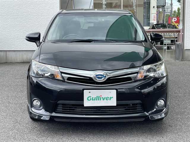トヨタ カローラ フィールダー HV G エアロツアラー W×B 愛知県 2014(平26)年 13.5万km ブラックマイカ /禁煙車・ワンオーナー車//オーディオレス(AM・FM・CD)//ビルトインETC//ドライブレコーダー【HDR-201G】//HIDオートライト//フロントフォグランプ//15インチ純正アルミホイール//ビークルスタビリティコントロール//横滑り防止//トラクションコントロール//ヒルスタートアシスト//衝突安全ボディ”GOA”//電動格納ミラーウィンカー//黒カーボン調パネル//本革巻ステアリングホイール//ステアリングスイッチ//全窓ワンタッチオープンクローズ機能//モードスイッチ(エコドライブモード・EVドライブモード)//フロントスポーツシート//ファブリック&合皮シート(白色ステッチ)//イルミネーテッドエントリーシステム//オートエアコン(花粉除去モード付)//ナノイー//クリーンエアフィルター(花粉除去タイプ)//アクセサリーソケット(DC12V 120W)//ISOFIX//純正フロアマット(ダブルバイビー仕様)//純正バイザー//スペアキー1本(板キー)//新車保証書・取扱説明書