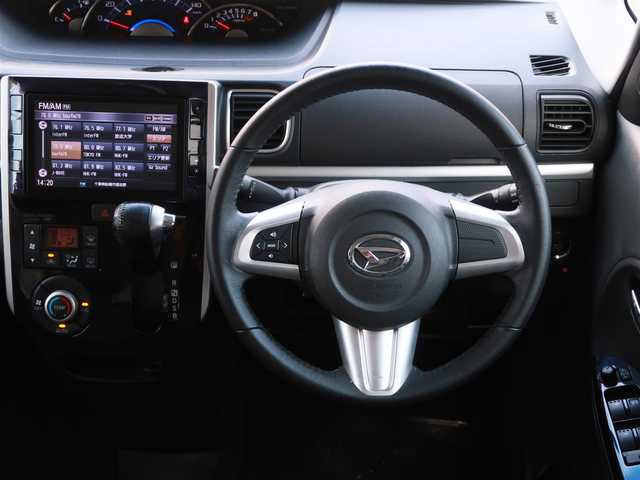 ダイハツ タント カスタム RS トップED SAⅡ 千葉県 2016(平28)年 7.9万km ブラックマイカメタリック ターボモデル/８インチ純正ナビ　NSZN-X66D-T3/・フルセグＴＶ/・Ｂｌｕｅｔｏｏｔｈオーディオ/・ＤＶＤ再生/・キャンセラー付/ＥＴＣ/両側パワースライドドア/ハーフレザーシート/純正フロアマット/純正ドアバイザー/ＬＥＤヘッドライト/ＬＥＤフォグ/スマートアシストII/・衝突回避支援ブレーキ機能/・衝突警報機能（対車両・対歩行者）/・車線逸脱警報機能/・誤発進抑制制御機能/・先行車発進お知らせ機能 /スマートキー２個/取扱説明書/保証書