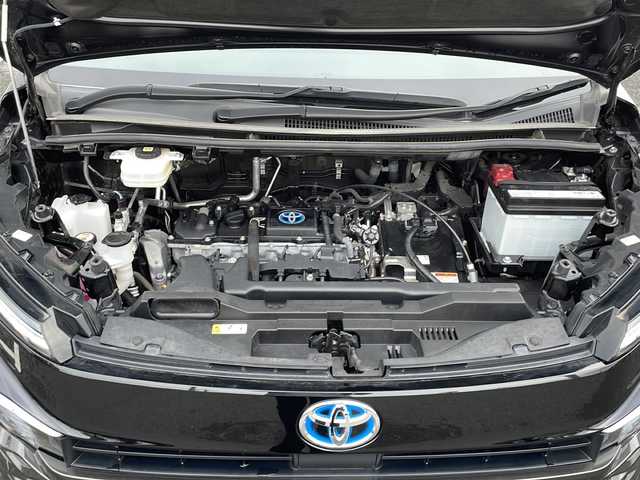トヨタ ヴォクシー ハイブリッド S－G 山口県 2022(令4)年 2.3万km アティチュードブラックマイカ 純正ディスプレイオーディオ/・Bluetooth接続/・バックカメラ/ビルトインETC/Toyota Safety Sense/・プリクラッシュセーフティ/・レーントレーシングアシスト/・レーンチェンジアシスト/・プロアクティブドライビングアシスト/・フロントクロストラフィックアラート/・発進遅れ告知機能/・ロードサインアシスト/・レーダークルーズコントロール/・ドライバー異常時対応システム/・ブラインドスポットモニター/・オートマチックハイビーム/・クリアランスソナー/USB入力端子/AC100V/純正フロアマット/スマートキー/プッシュスタート/純正16インチアルミホイール/パワースライドドア/ウィンカーミラー