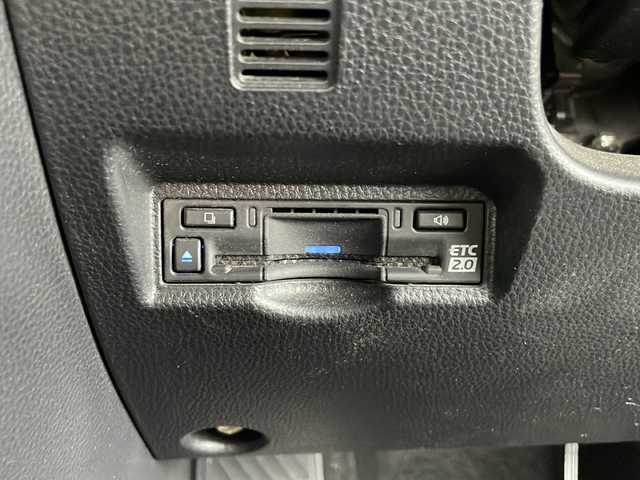 トヨタ ヴォクシー ハイブリッド S－G 山口県 2022(令4)年 2.3万km アティチュードブラックマイカ 純正ディスプレイオーディオ/・Bluetooth接続/・バックカメラ/ビルトインETC/Toyota Safety Sense/・プリクラッシュセーフティ/・レーントレーシングアシスト/・レーンチェンジアシスト/・プロアクティブドライビングアシスト/・フロントクロストラフィックアラート/・発進遅れ告知機能/・ロードサインアシスト/・レーダークルーズコントロール/・ドライバー異常時対応システム/・ブラインドスポットモニター/・オートマチックハイビーム/・クリアランスソナー/USB入力端子/AC100V/純正フロアマット/スマートキー/プッシュスタート/純正16インチアルミホイール/パワースライドドア/ウィンカーミラー