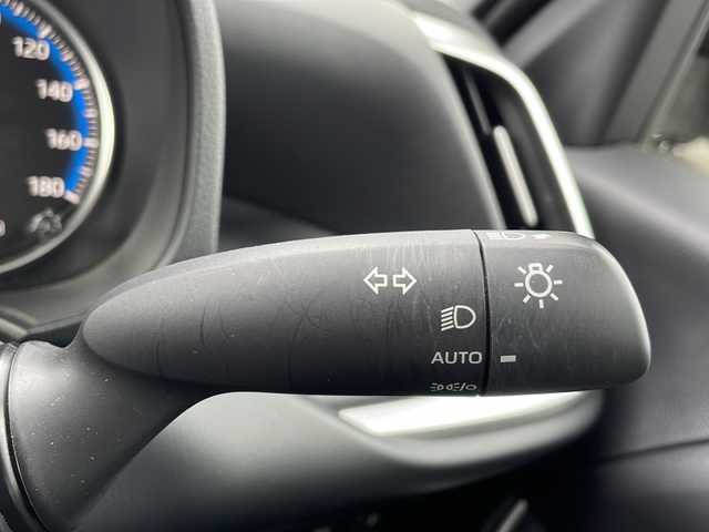 トヨタ ヴォクシー ハイブリッド S－G 山口県 2022(令4)年 2.3万km アティチュードブラックマイカ 純正ディスプレイオーディオ/・Bluetooth接続/・バックカメラ/ビルトインETC/Toyota Safety Sense/・プリクラッシュセーフティ/・レーントレーシングアシスト/・レーンチェンジアシスト/・プロアクティブドライビングアシスト/・フロントクロストラフィックアラート/・発進遅れ告知機能/・ロードサインアシスト/・レーダークルーズコントロール/・ドライバー異常時対応システム/・ブラインドスポットモニター/・オートマチックハイビーム/・クリアランスソナー/USB入力端子/AC100V/純正フロアマット/スマートキー/プッシュスタート/純正16インチアルミホイール/パワースライドドア/ウィンカーミラー