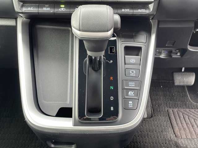 トヨタ ヴォクシー ハイブリッド S－G 山口県 2022(令4)年 2.3万km アティチュードブラックマイカ 純正ディスプレイオーディオ/・Bluetooth接続/・バックカメラ/ビルトインETC/Toyota Safety Sense/・プリクラッシュセーフティ/・レーントレーシングアシスト/・レーンチェンジアシスト/・プロアクティブドライビングアシスト/・フロントクロストラフィックアラート/・発進遅れ告知機能/・ロードサインアシスト/・レーダークルーズコントロール/・ドライバー異常時対応システム/・ブラインドスポットモニター/・オートマチックハイビーム/・クリアランスソナー/USB入力端子/AC100V/純正フロアマット/スマートキー/プッシュスタート/純正16インチアルミホイール/パワースライドドア/ウィンカーミラー