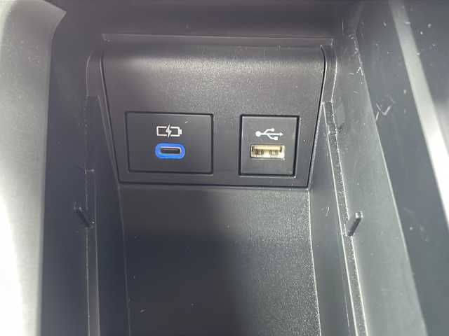 トヨタ ヴォクシー ハイブリッド S－G 山口県 2022(令4)年 2.3万km アティチュードブラックマイカ 純正ディスプレイオーディオ/・Bluetooth接続/・バックカメラ/ビルトインETC/Toyota Safety Sense/・プリクラッシュセーフティ/・レーントレーシングアシスト/・レーンチェンジアシスト/・プロアクティブドライビングアシスト/・フロントクロストラフィックアラート/・発進遅れ告知機能/・ロードサインアシスト/・レーダークルーズコントロール/・ドライバー異常時対応システム/・ブラインドスポットモニター/・オートマチックハイビーム/・クリアランスソナー/USB入力端子/AC100V/純正フロアマット/スマートキー/プッシュスタート/純正16インチアルミホイール/パワースライドドア/ウィンカーミラー