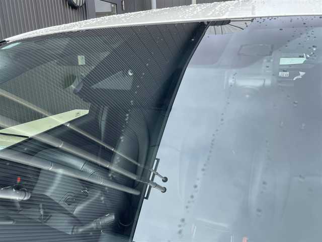 トヨタ プリウス S ツーリングセレクション 岩手県 2020(令2)年 5万km ホワイトパールクリスタルシャイン アルパイン9インチナビ/CD/DVD/Bluetooth/フルセグテレビ/バックカメラ/レーダークルーズコントロール/シートヒーター/ETC/オートライト/LEDヘッドライト/衝突軽減ブレーキ/レーンキープアシスト/フォグランプ/アイドリングストップ/ウィンカーミラー/TRDリアスポイラー