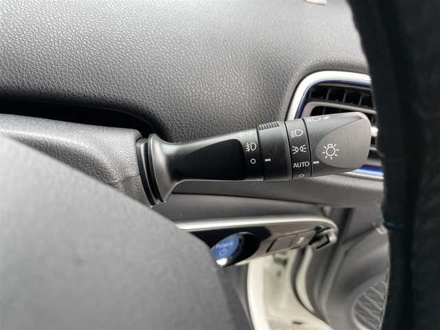 トヨタ プリウス S ツーリングセレクション 岩手県 2020(令2)年 5万km ホワイトパールクリスタルシャイン アルパイン9インチナビ/CD/DVD/Bluetooth/フルセグテレビ/バックカメラ/レーダークルーズコントロール/シートヒーター/ETC/オートライト/LEDヘッドライト/衝突軽減ブレーキ/レーンキープアシスト/フォグランプ/アイドリングストップ/ウィンカーミラー/TRDリアスポイラー