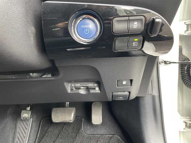 トヨタ プリウス S ツーリングセレクション 岩手県 2020(令2)年 5万km ホワイトパールクリスタルシャイン アルパイン9インチナビ/CD/DVD/Bluetooth/フルセグテレビ/バックカメラ/レーダークルーズコントロール/シートヒーター/ETC/オートライト/LEDヘッドライト/衝突軽減ブレーキ/レーンキープアシスト/フォグランプ/アイドリングストップ/ウィンカーミラー/TRDリアスポイラー