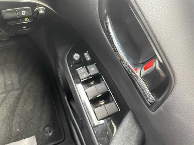 トヨタ プリウス S ツーリングセレクション 岩手県 2020(令2)年 5万km ホワイトパールクリスタルシャイン アルパイン9インチナビ/CD/DVD/Bluetooth/フルセグテレビ/バックカメラ/レーダークルーズコントロール/シートヒーター/ETC/オートライト/LEDヘッドライト/衝突軽減ブレーキ/レーンキープアシスト/フォグランプ/アイドリングストップ/ウィンカーミラー/TRDリアスポイラー