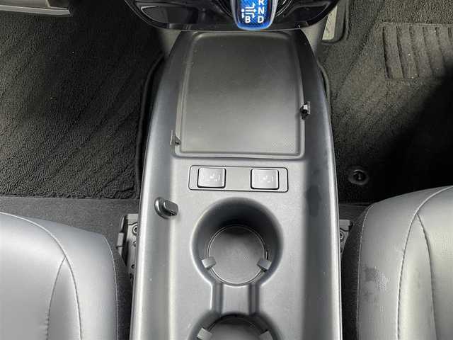 トヨタ プリウス S ツーリングセレクション 岩手県 2020(令2)年 5万km ホワイトパールクリスタルシャイン アルパイン9インチナビ/CD/DVD/Bluetooth/フルセグテレビ/バックカメラ/レーダークルーズコントロール/シートヒーター/ETC/オートライト/LEDヘッドライト/衝突軽減ブレーキ/レーンキープアシスト/フォグランプ/アイドリングストップ/ウィンカーミラー/TRDリアスポイラー