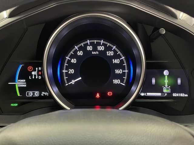 ホンダ フィット ハイブリット F 宮崎県 2018(平30)年 2.5万km プラチナホワイトパール 純正ナビ(VXM-194VFi)/CD/DVD/AM/FM/SD/BT/スマートキー　スペア１本/横滑り防止装置/アイドリングストップ/ステアリングスイッチ/電動格納ミラー/ウインカーミラー/社外アルミホイール/純正フロアマット/サイドバイザー/ETC