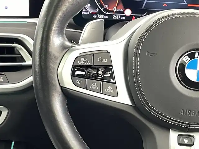 ＢＭＷ ＢＭＷ Ｘ７ xDrive40d Mスポーツ 福井県 2021(令3)年 5万km サファイアブラックP ４WD/Mスポーツ/ワンオーナー/電動パノラマ・ガラス・サンルーフ（チルト＆スライド）/ＢＭＷライブ・コックピット/（１２．３インチ　ワイド・コントロール・ディスプレイ）/【AM/FM/CD/DVD/Bluetooth/フルセグTV】/ｈａｒｍａｎ／ｋａｒｄｏｎサラウンド・サウンド・システム/リヤ・エンターテインメント・システム・プロフェッショナル/ドライビング・アシスト・プロフェッショナル/（衝突回避・被害軽減ブレーキ（事故回避アシスト付））/パーキング・アシスト・プラス/（トップ・ビュー＋３Ｄビュー、リヤ・ビュー・カメラ/（予想進路表示機能付））/マルチファンクション　/Ｍ　スポーツ専用レザーステアリングホイール/ドライビング・アシスト・プロフェッショナル/ＡＣＣ／アクティブ・クルーズ・コントロール/（ストップ＆ゴー機能付）/・高速道路渋滞時ハンズ・オフ・アシスト