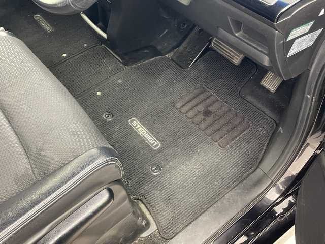 ホンダ ステップワゴン スパーダ Z クールスピリット 群馬県 2013(平25)年 9.7万km プレミアムスパークルブラックパール アルパイン１０．２型後席モニター　アルパイン９型ナビ　バックカメラ　ＥＴＣ　両側電動スライドドア　ＨＩＤヘッドライト　オートライト　クルーズコントロール　パドルシフト　ハーフレザーシート　禁煙