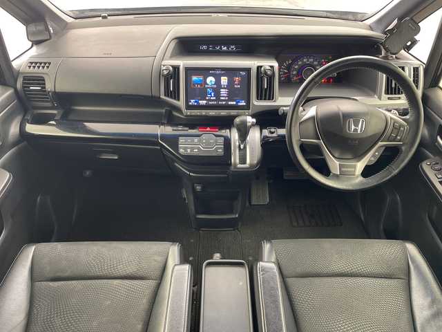 ホンダ ステップワゴン スパーダ Z クールスピリット 群馬県 2013(平25)年 9.7万km プレミアムスパークルブラックパール アルパイン１０．２型後席モニター　アルパイン９型ナビ　バックカメラ　ＥＴＣ　両側電動スライドドア　ＨＩＤヘッドライト　オートライト　クルーズコントロール　パドルシフト　ハーフレザーシート　禁煙