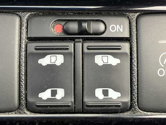 ホンダ ステップワゴン スパーダ Z クールスピリット 群馬県 2013(平25)年 9.7万km プレミアムスパークルブラックパール アルパイン１０．２型後席モニター　アルパイン９型ナビ　バックカメラ　ＥＴＣ　両側電動スライドドア　ＨＩＤヘッドライト　オートライト　クルーズコントロール　パドルシフト　ハーフレザーシート　禁煙