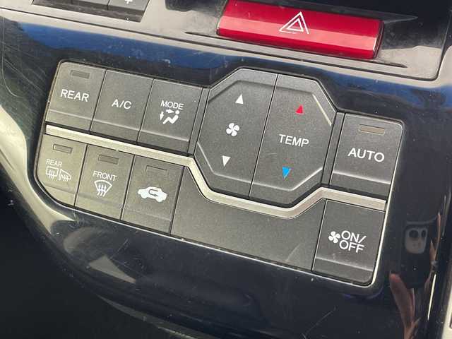 ホンダ ステップワゴン スパーダ Z クールスピリット 群馬県 2013(平25)年 9.7万km プレミアムスパークルブラックパール アルパイン１０．２型後席モニター　アルパイン９型ナビ　バックカメラ　ＥＴＣ　両側電動スライドドア　ＨＩＤヘッドライト　オートライト　クルーズコントロール　パドルシフト　ハーフレザーシート　禁煙