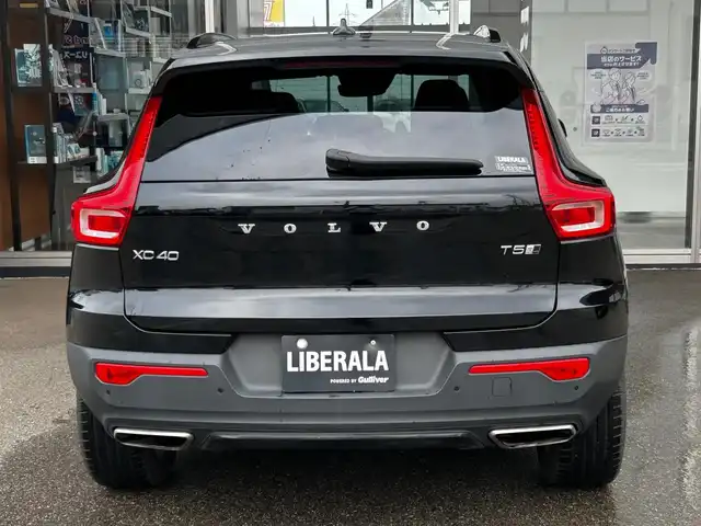 ボルボ ＸＣ４０ T5 AWD Rデザイン 富山県 2018(平30)年 4.2万km ブラック ワンオーナー/電動パノラマガラスサンルーフ/harman/kardonサラウンドサウンド/qi充電/インテリセーフ/ブラインドスポットアシスト/レーンキープアシスト/アダプティブクルーズコントロール/純正ナビ/フルセグTV/360°カメラ/ETC/パワーバックドア/純正20インチアルミホイール/LEDヘッドライト/オートハイビーム/パドルシフト/ハーフレザー/シートヒーター
