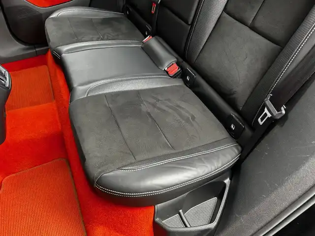 ボルボ ＸＣ４０ T5 AWD Rデザイン 富山県 2018(平30)年 4.2万km ブラック ワンオーナー/電動パノラマガラスサンルーフ/harman/kardonサラウンドサウンド/qi充電/インテリセーフ/ブラインドスポットアシスト/レーンキープアシスト/アダプティブクルーズコントロール/純正ナビ/フルセグTV/360°カメラ/ETC/パワーバックドア/純正20インチアルミホイール/LEDヘッドライト/オートハイビーム/パドルシフト/ハーフレザー/シートヒーター