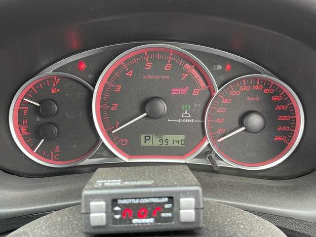 スバル インプレッサ ＷＲＸ STI A－Line 愛知県 2011(平23)年 9.9万km オブシディアンブラックパール (株)IDOMが運営する【じしゃロン名古屋鳴海店】の自社ローン専用車両になりますこちらは現金またはオートローンご利用時の価格です。自社ローンご希望の方は別途その旨お申付け下さい/・社外メモリナビ・TV/　（BT/CD/DVD）/・バックカメラ/・ビルトインETC/・純正フロアマット/・ハーフレザーシート/・パドルシフト/・社外エンジンスターター/・社外マフラー/・社外車高調/・WORK１８インチアルミホイール/・ドアバイザー/・ウィンカーミラー/・フォグランプ/・HID/・保証書