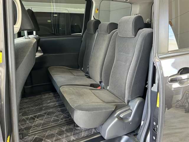 トヨタ ノア X スペシャルエディション 沖縄県 2013(平25)年 7.1万km グレーメタリック (株)IDOMが運営する【じしゃロンOO店】の自社ローン専用車両になりますこちらは現金またはオートローンご利用時の価格です。自社ローンご希望の方は別途その旨お申付け下さい/・プッシュスタート　/・純正ナビ　/・ＴＶ　/・バックカメラ　/・ＥＴＣ　/・Ｂｌｕｅｔｏｏｔｈ接続　/・両側パワースライドドア　　/・純正フロアマット　/・純正アルミホイール　/・盗難防止装置　/・取扱説明書　/・保証書