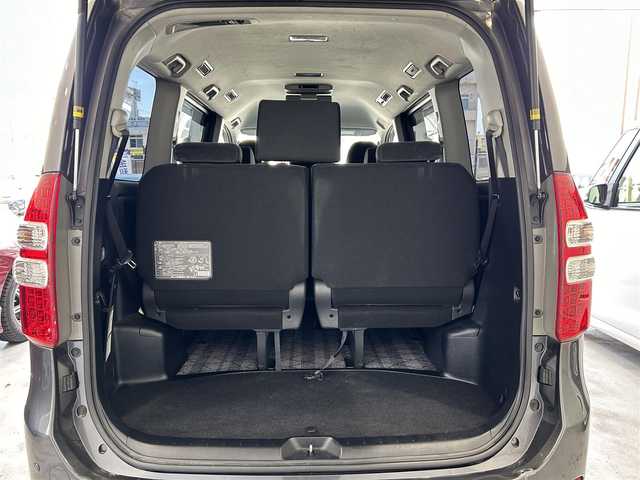 トヨタ ノア X スペシャルエディション 沖縄県 2013(平25)年 7.1万km グレーメタリック (株)IDOMが運営する【じしゃロンOO店】の自社ローン専用車両になりますこちらは現金またはオートローンご利用時の価格です。自社ローンご希望の方は別途その旨お申付け下さい/・プッシュスタート　/・純正ナビ　/・ＴＶ　/・バックカメラ　/・ＥＴＣ　/・Ｂｌｕｅｔｏｏｔｈ接続　/・両側パワースライドドア　　/・純正フロアマット　/・純正アルミホイール　/・盗難防止装置　/・取扱説明書　/・保証書
