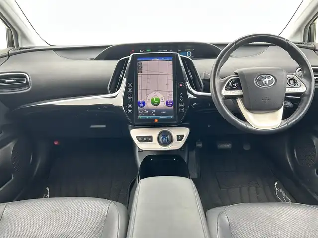 トヨタ プリウス ＰＨＶ A プレミアム 熊本県 2017(平29)年 5.5万km スティールブロンドM ワンオーナー/純正ＳＤナビ/・AM/FM/USB/ipod/ブルートゥース/AUX/・フルセグＴＶ/・バックカメラ/ヘッドアップディスプレイ/JBLスピーカー/トヨタセーフティセンス/・プリクラッシュセーフティ/・インテリジェンスクリアランスソナー/・ブラインドスポットモニター/・ふらつき検知/・レーンディパーチャーアラート/・オートマチックハイビーム/・アドバンストパーク/レーダークルーズコントロール/ビルトインETC２．０/ステアリングスイッチ/ＬＥＤヘッドライト/レザーシート/・D席電動パワーシート/・D/N席シートヒーター/・ステアリングヒーター/オートライト/フォグランプ/車両接近通報装置/横滑り防止機能/盗難防止機能/エアバッグW＋サイド/カーテンエアバッグ/電動格納ミラー/・ウィンカーミラー/純正フロアマット/プッシュスタートボタン/スマートキー