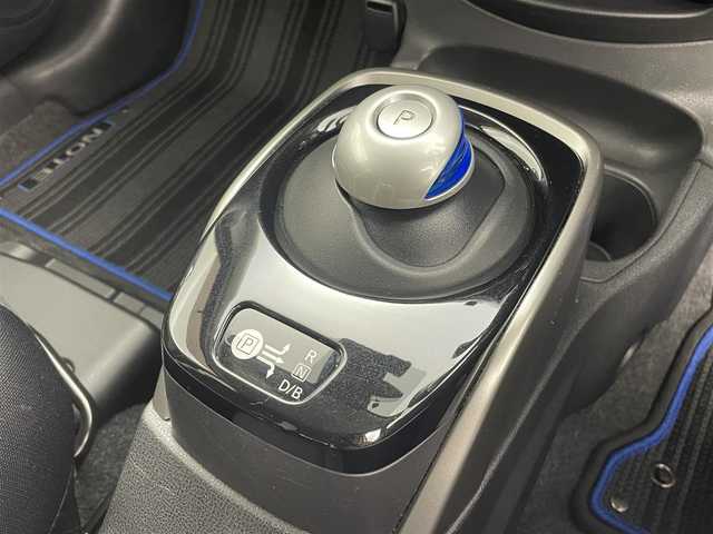 日産 ノート e－パワー X 茨城県 2018(平30)年 4.5万km ソニックブルー 純正ナビ/全方位カメラ/フルセグ/デジタルインナーミラー/衝突被害軽減ブレーキ/車線逸脱抑制装置/オートマチックハイビーム/ソナー/ETC/ドラレコ/LEDヘッドライト/スマートキー