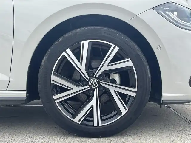 フォルクスワーゲン ＶＷ ポロ TSI Rライン 東京都 2022(令4)年 1.9万km グレー 純正ナビ/バックカメラ/ETC2.0/アダプティブクルーズコントロール/純正17インチアルミホイール/apple car play/android audio/LEDヘッドライト/Bluetooth接続/プッシュスタート/スマートキー/電動格納ミラー