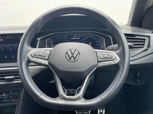 フォルクスワーゲン ＶＷ ポロ TSI Rライン 東京都 2022(令4)年 1.9万km グレー 純正ナビ/バックカメラ/ETC2.0/アダプティブクルーズコントロール/純正17インチアルミホイール/apple car play/android audio/LEDヘッドライト/Bluetooth接続/プッシュスタート/スマートキー/電動格納ミラー