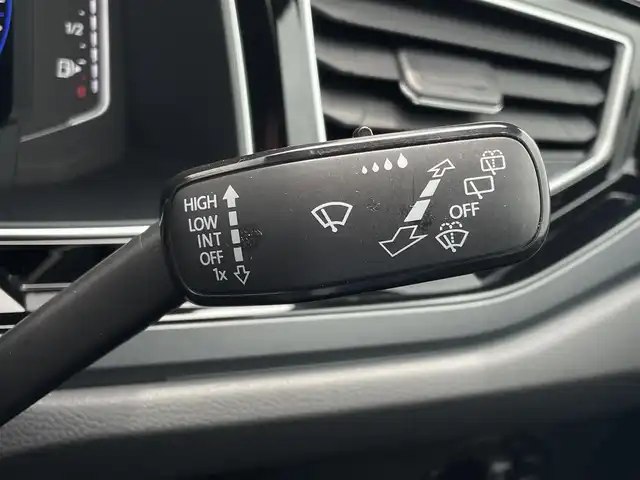 フォルクスワーゲン ＶＷ ポロ TSI Rライン 東京都 2022(令4)年 1.9万km グレー 純正ナビ/バックカメラ/ETC2.0/アダプティブクルーズコントロール/純正17インチアルミホイール/apple car play/android audio/LEDヘッドライト/Bluetooth接続/プッシュスタート/スマートキー/電動格納ミラー