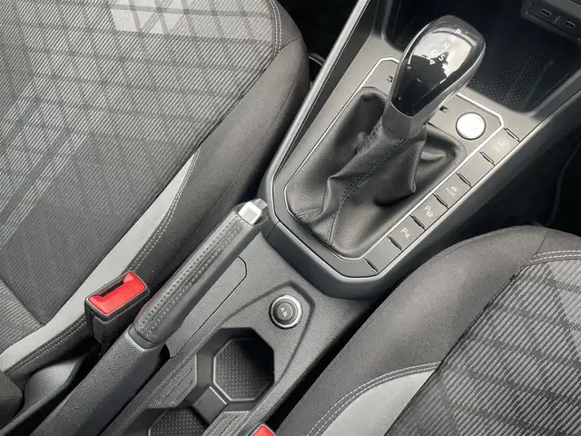 フォルクスワーゲン ＶＷ ポロ TSI Rライン 東京都 2022(令4)年 1.9万km グレー 純正ナビ/バックカメラ/ETC2.0/アダプティブクルーズコントロール/純正17インチアルミホイール/apple car play/android audio/LEDヘッドライト/Bluetooth接続/プッシュスタート/スマートキー/電動格納ミラー