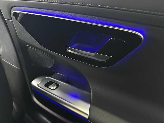 メルセデス・ベンツ Ｍ・ベンツ Ｃ２２０ｄ アバンギャルド　AMGライン 茨城県 2022(令4)年 5.8万km ハイテックシルバー ワンオーナー/純正ナビ/フルセグ/Bluetooth/USB/AM/FM/全方位カメラ/ヘッドアップディスプレイ/エレクトリックパーキングブレーキ/クルーズコントロール/アクティブディスタンスアシスト・ディストロニック/アクティブブレーキアシスト/ブラインドスポットアシスト/Act.レーンアシスト/トラフィックサインアシスト/パーキングアシスト/音声アシスト/ステアコントロール/ホールド機能/エレクトロニックブレーキパワーディストリビューション/ヒルスタートアシスト/アダプティブブレーキライト/コンビネーションスイッチ/指紋センサー/ハーフレザーシート/シートヒーター/パワーシート/パドルシフト/LEDヘッドライト/純正19インチアルミホイール/ドライブレコーダー/アンビエントライト/取扱説明書/新車時保証書/スペアキー×1